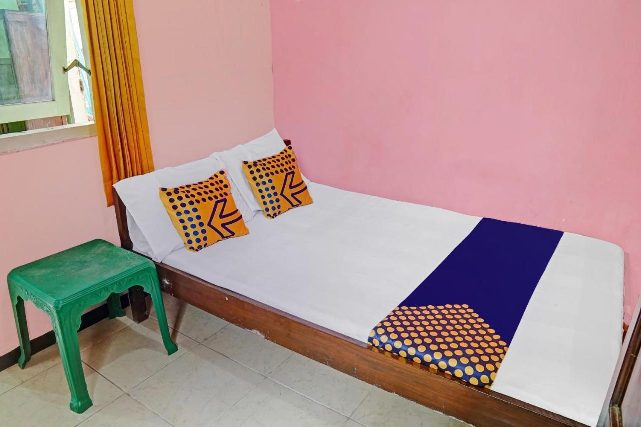 Oyo 90729 Sekar Guest House Jembel Exterior foto